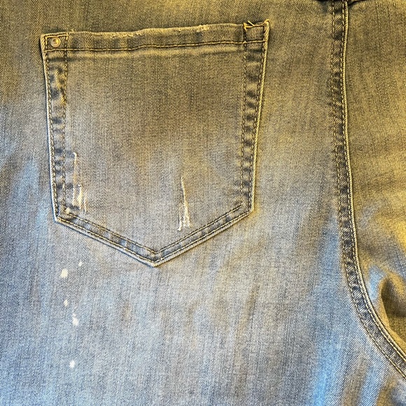 NWT INC INTERNATIONAL CONCEPTS BUTTON FLY WIDE LEG CROPPED JEANS IN SIZE 14. - Picture 9 of 11